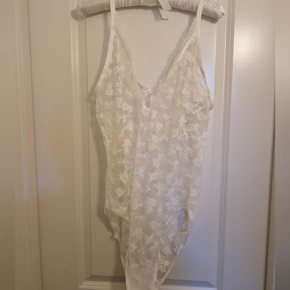 NWT Aerie Rosebud Lace Bodysuit In Cream - Picture 1 of 4